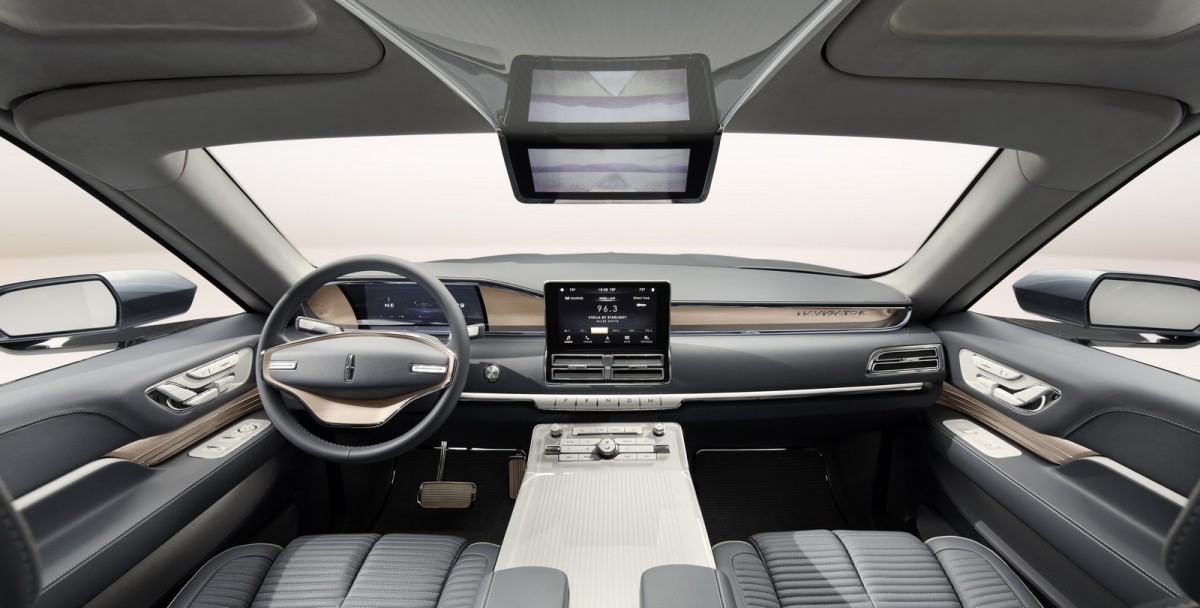 Conveniently placed shifter in an elegant piano key design adorns the center of the instrument panel and LCD touch screen is larger for easier viewing with enhanced interactive graphics.