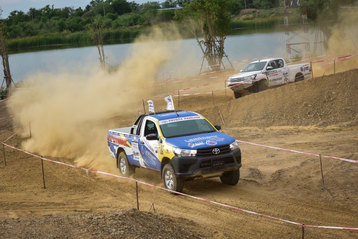 Hilux Revo (12)