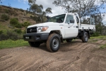 toyota-land-cruiser-70-series-2016-13-150x100_c