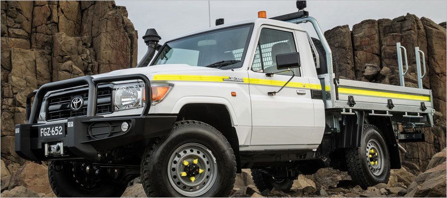 toyota-land-cruiser-70-series-2016-a01-890x395_c
