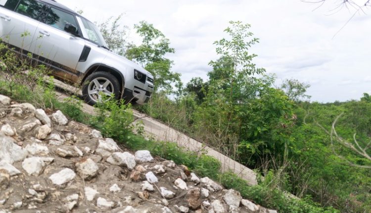 New Land Rover Defender Thailand Test (15)