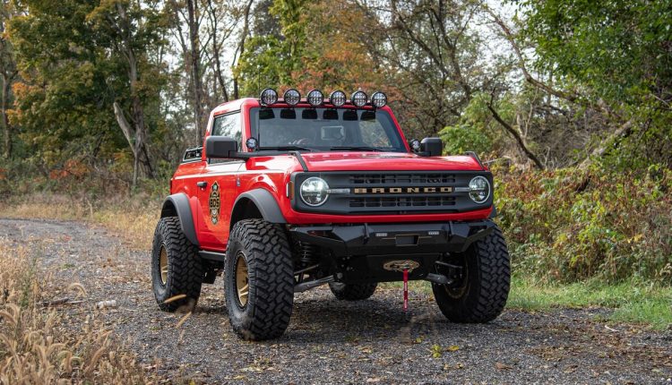 2021-Ford-Bronco-Pickup-26