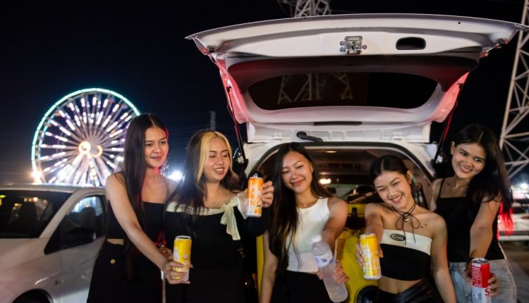 CONNECT THE MOMENT WITH SINGHA 4