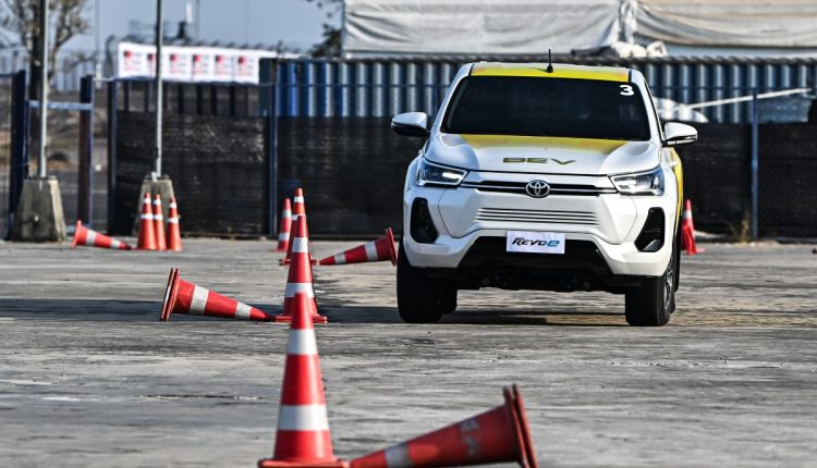 Toyota Hilux BEV (3)