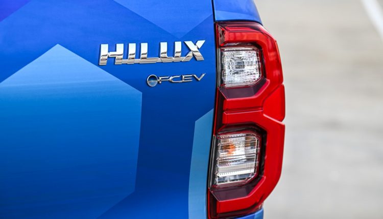 Toyota Hilux FCEV (18)