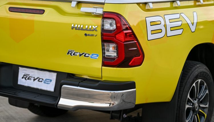 Toyota Hilux Revo BEV (15)