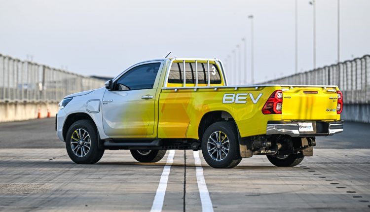 Toyota Hilux Revo BEV (8)
