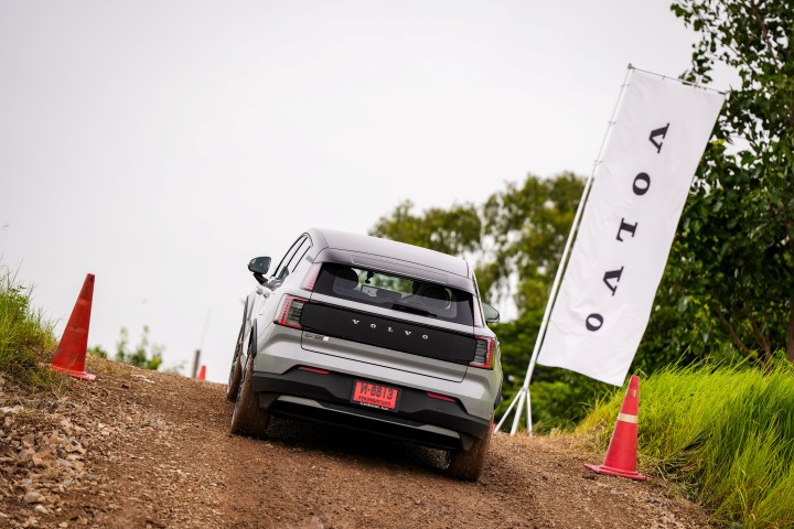 Volvo EX30 Cross Country